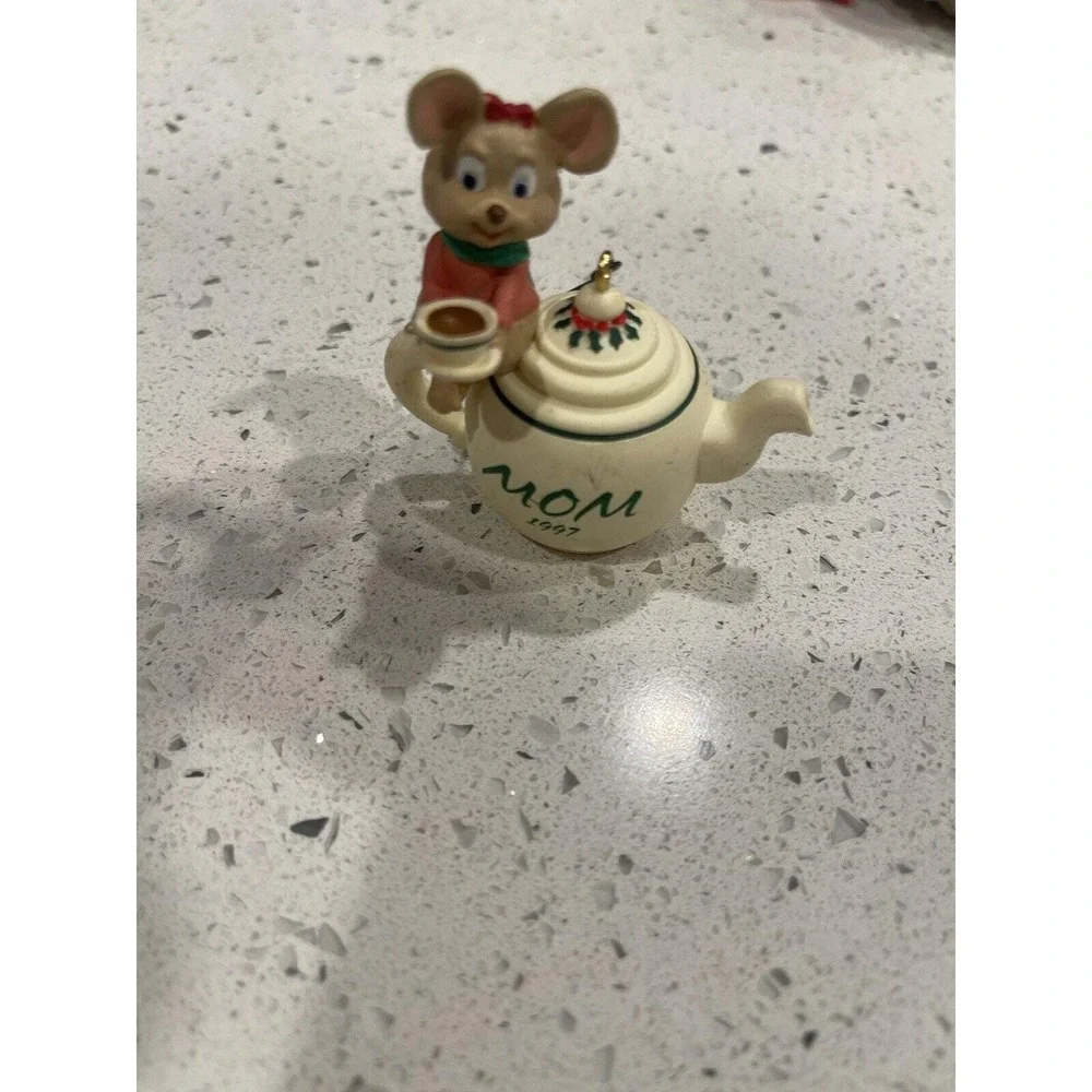 1997 Hallmark Keepsake Mom - Mouse Sitting On Teapot Ornament